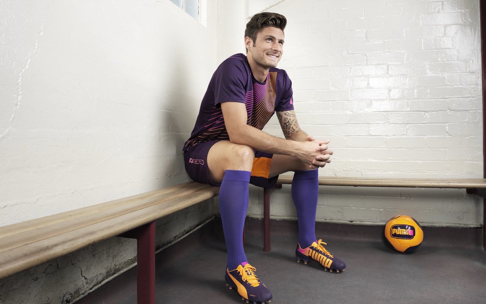 乐动网址-萨拉赫在湖人比赛中赛况扑朔迷离，爆冷引发热议！